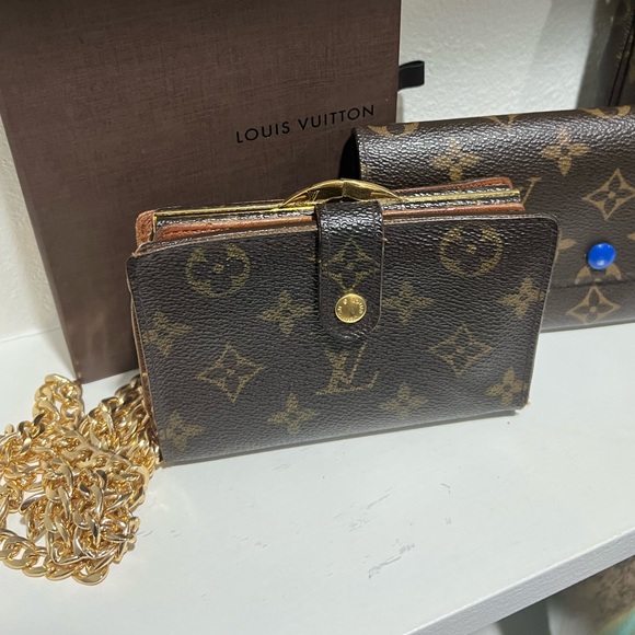 LOUIS VUITTON small wallet and crossbody - Picture 4 of 15